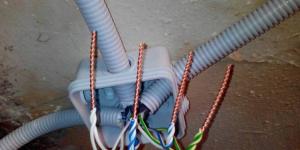 Схема расключения или соединения электрических кабелей в распределительной коробке